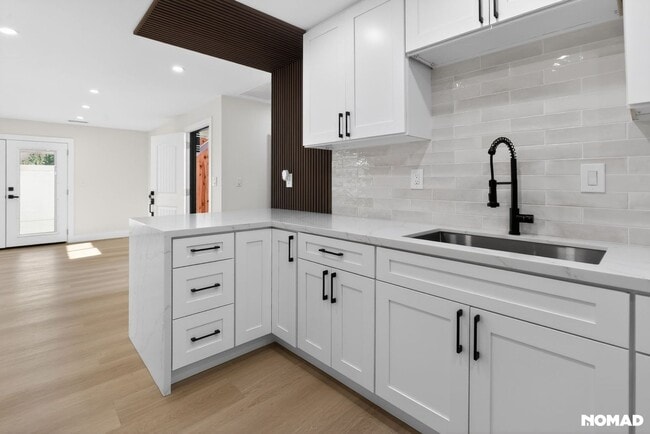 212 E Florence Ave in Anaheim, CA - Building Photo - Building Photo