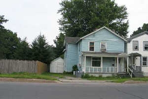 231 E Tenth St in Oswego, NY - Building Photo