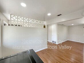 878 Castlewood Dr in Los Gatos, CA - Building Photo - Building Photo