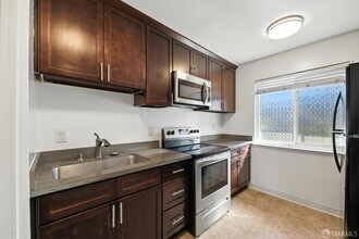 1543 Berrellesa St in Martinez, CA - Building Photo - Building Photo