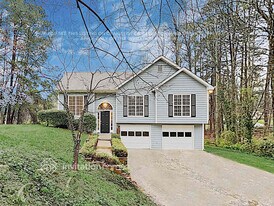 2875 Winchester Dr in Cumming, GA - Building Photo