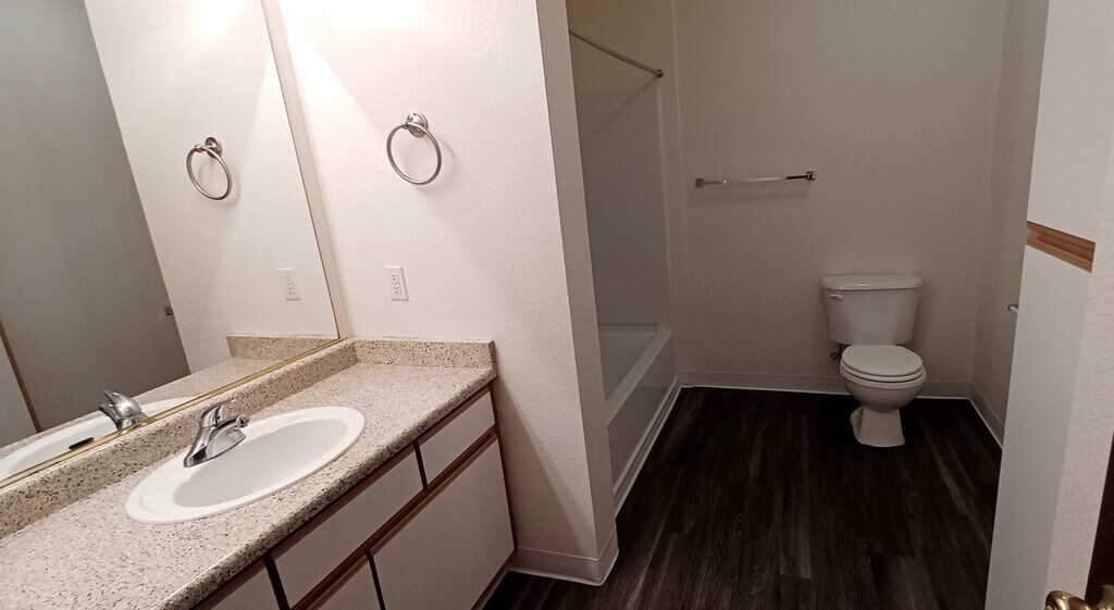 Crocker Oaks Apartments in Roseville, CA