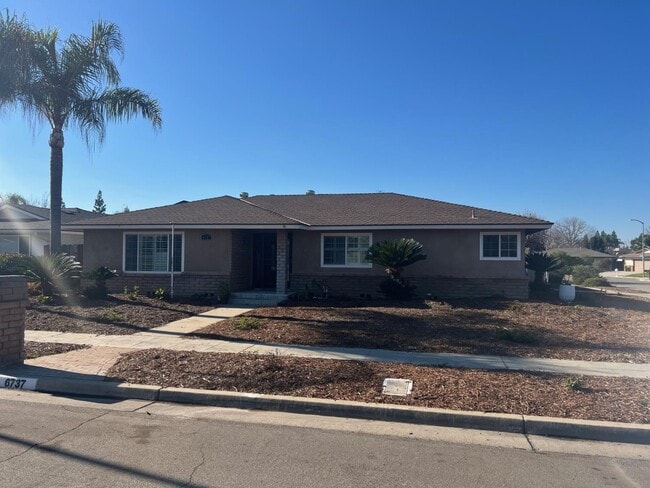 property at 6737 N Harrison Ave