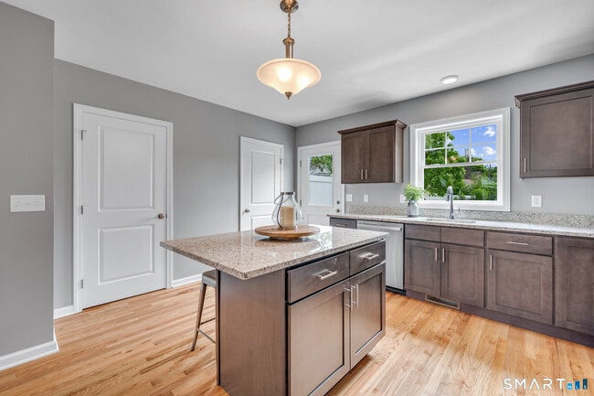 88 Woodhouse Ave in Wallingford, CT - Building Photo - Building Photo