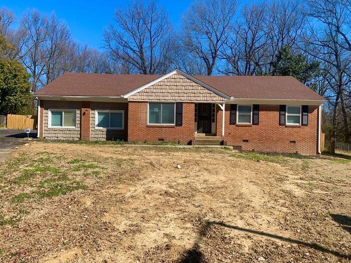 2880 Cavern Dr in Memphis, TN - Building Photo