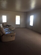 226 East Bridge Street, Unit #1 in Plainwell, MI - Foto de edificio - Building Photo