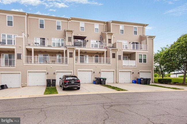 42284 Terrazzo Terrace in Aldie, VA - Building Photo - Building Photo
