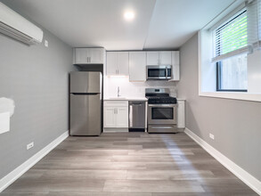3940 N Janssen in Chicago, IL - Building Photo - Building Photo