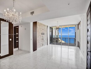 18201 Collins Ave in Sunny Isles Beach, FL - Building Photo - Building Photo