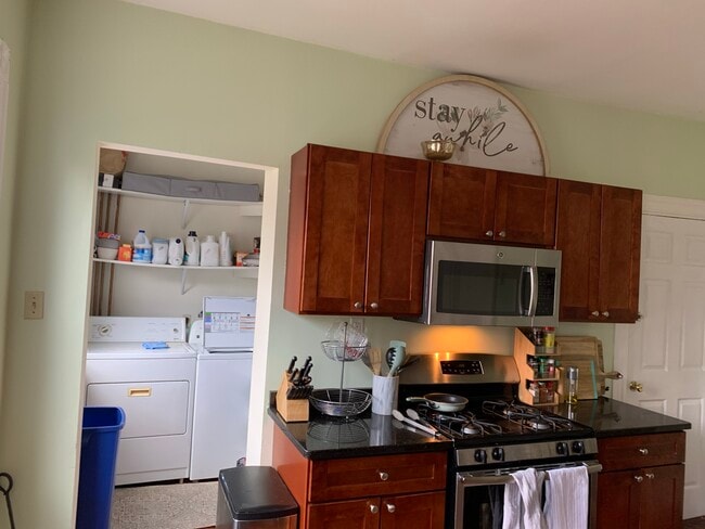 7 Timon Ave, Unit 1 in Chestnut Hill, MA - Foto de edificio - Building Photo