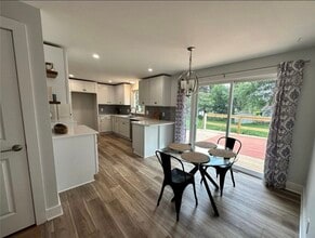 4834 Echovalley St NW in North Canton, OH - Foto de edificio - Building Photo