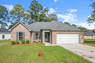 30673 Dunn Rd in Denham Springs, LA - Building Photo - Building Photo