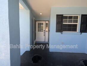 7306 S West Shore Blvd in Tampa, FL - Building Photo - Building Photo