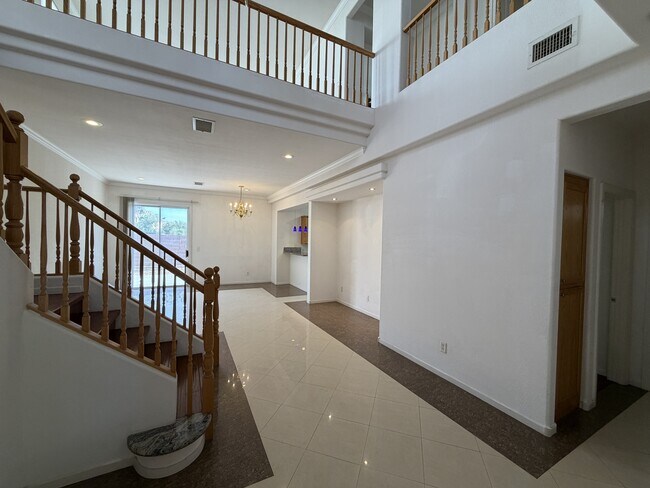 10115 Capistrello Ave in Las Vegas, NV - Building Photo - Building Photo