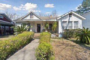 742 E Park Ave in Savannah, GA - Building Photo