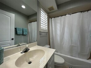 3706 54th Dr W in Bradenton, FL - Building Photo - Building Photo