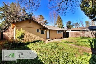 19087 Leaf Ln in Redding, CA - Building Photo