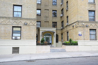 120 W 105th St in New York, NY - Building Photo - Building Photo