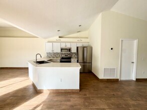 1840 Montecito Ave in Deltona, FL - Building Photo - Building Photo