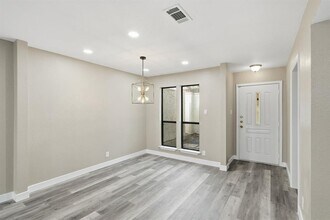 5605 Highland Crest Dr in Austin, TX - Building Photo - Building Photo