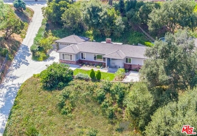 property at 1290 Clubhouse Dr