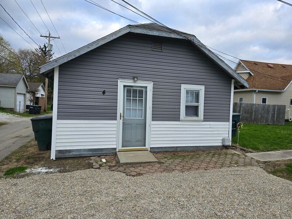 1519 E Washington St in Muncie, IN - Foto de edificio