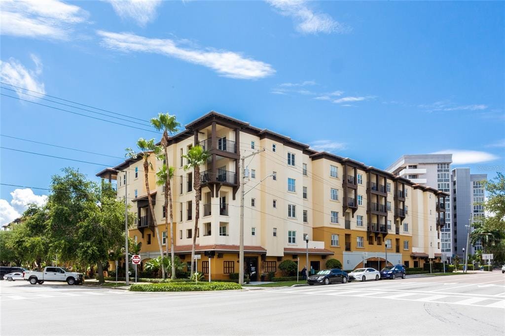 200 4th Ave S in St. Petersburg, FL - Building Photo