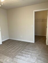 1513 Rolling Rock Dr in Columbia, MO - Foto de edificio - Building Photo