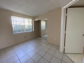 2271 SE 27th Dr in Homestead, FL - Foto de edificio - Building Photo