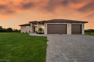 2540 NW 6th Terrace in Cape Coral, FL - Building Photo