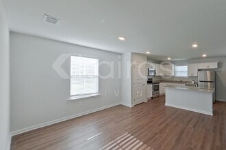 137 Western Red Cedar Dr in Springfield, GA - Building Photo - Building Photo