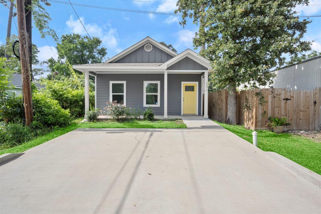 16670 Meadowcroft St in Montgomery, TX - Building Photo