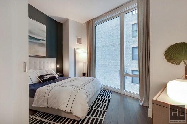East 44th Street in New York, NY - Building Photo - Building Photo