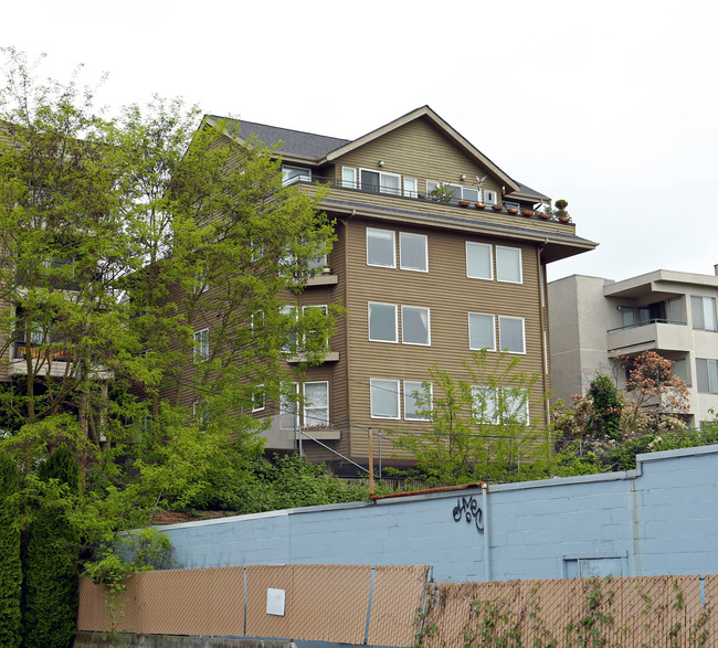 Harbor Lane Apartments in Seattle, WA - Building Photo - Building Photo