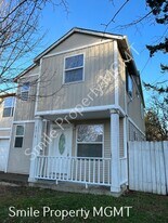 4516 SE 77th Ave in Portland, OR - Building Photo