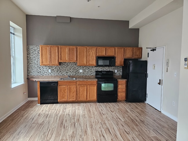 1012 W Lafayette Ave, Unit 2F in Baltimore, MD - Foto de edificio - Building Photo