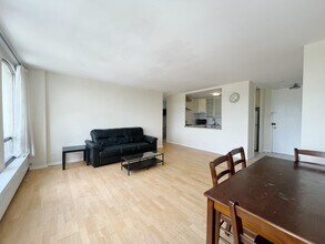 1401 E 55th St in Chicago, IL - Foto de edificio - Building Photo