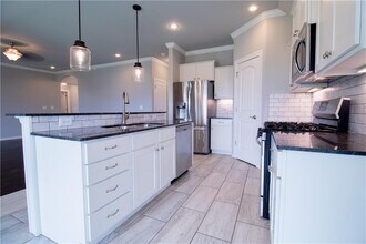 1220 Gardenia St in Centerton, AR - Building Photo - Building Photo