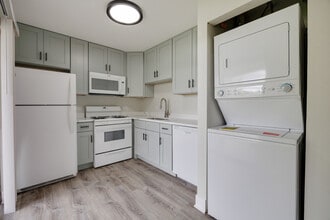 117 Gant Cir in Streamwood, IL - Building Photo - Building Photo