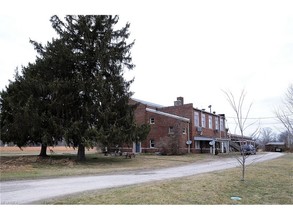 3459 Rough and Ready Rd in New Concord, OH - Foto de edificio - Building Photo