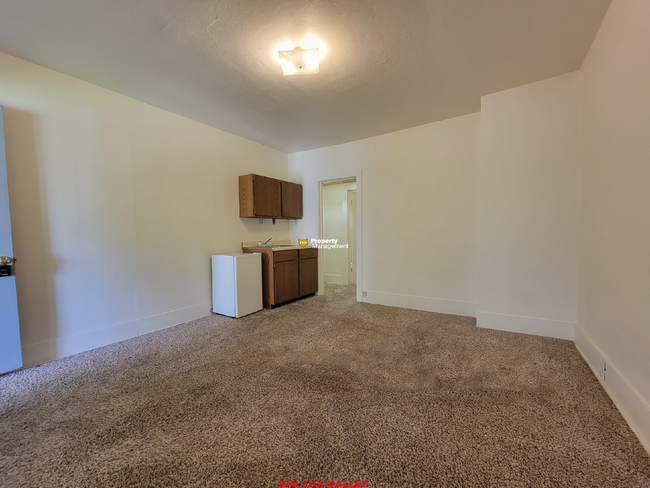 418 Sherry St in Neenah, WI - Building Photo - Building Photo