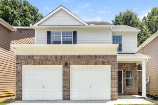 218 Southwind Ln in Newnan, GA - Building Photo
