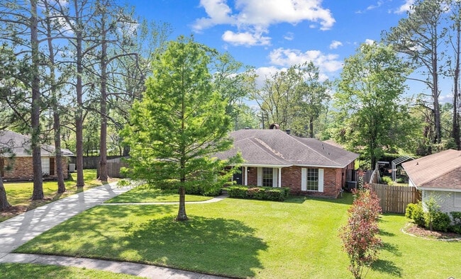 property at 392 Shadydale Dr