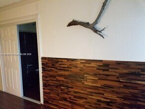 1430 NE 170th St in Miami, FL - Building Photo - Building Photo