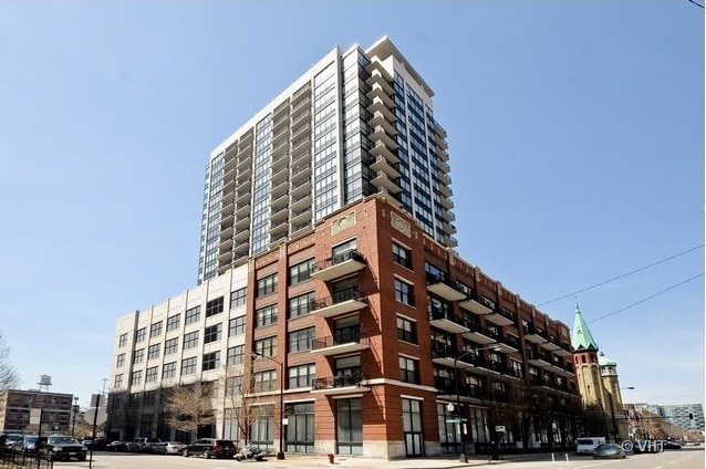210 S Desplaines St, Unit 1108 in Chicago, IL - Building Photo - Building Photo