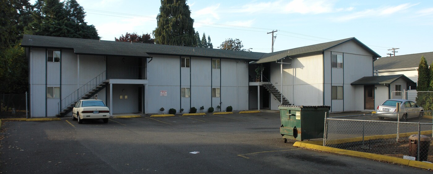 662-680 Dietz Ave NE in Keizer, OR - Foto de edificio