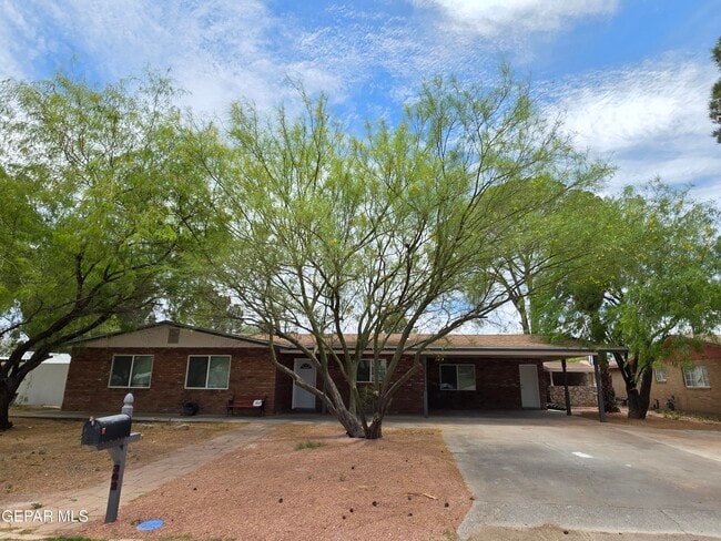 property at 302 Quincy Ave