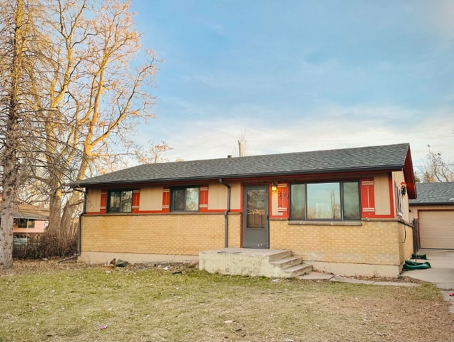 property at 7520 W Oregon Dr