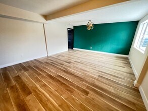 258 W Basic Rd in Henderson, NV - Building Photo - Building Photo