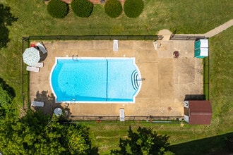 Manchester Arms in Elsmere, DE - Foto de edificio - Building Photo